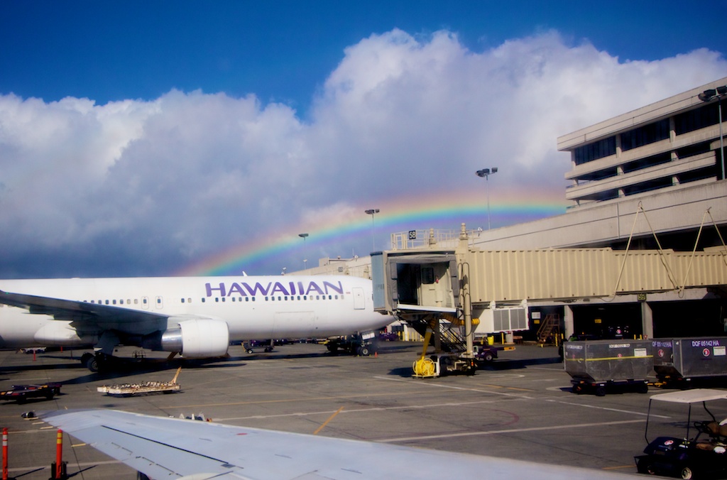 Honolulu International Airport Thursday, December 22, 2011